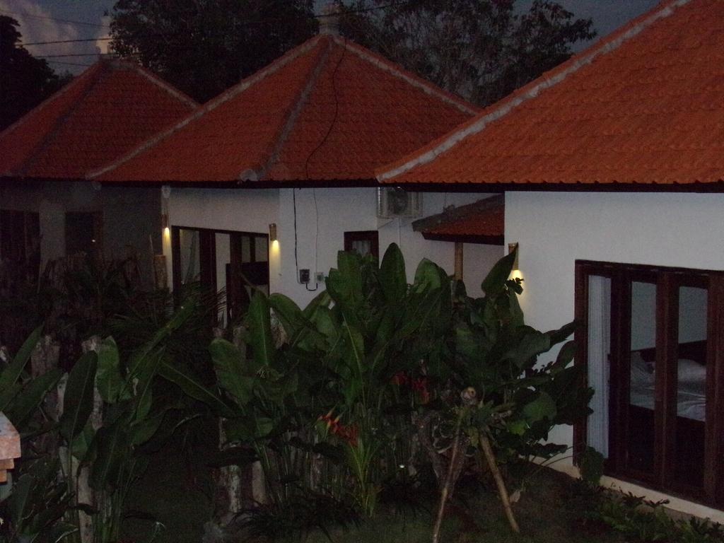 ปันดาวา บีช โฮมสเตย์ Kuta Selatan ภายนอก รูปภาพ